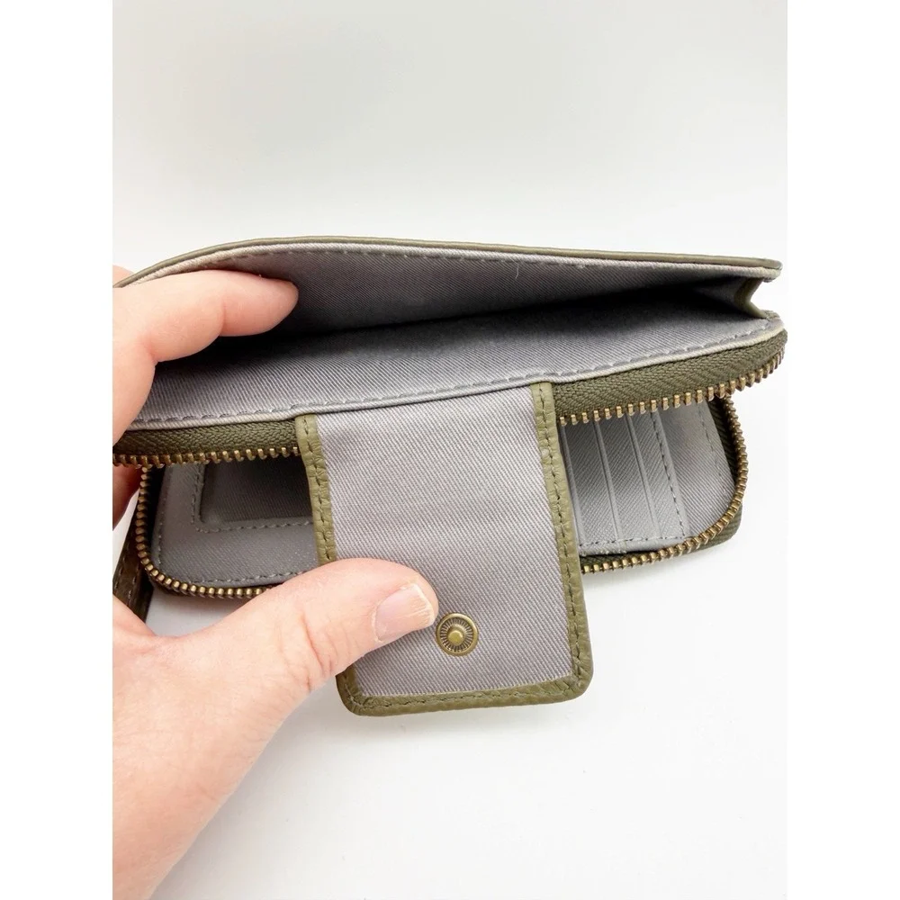 Fossil Wristlet Wallet Women's Green Leather Zip Around Clutch Cell Phone